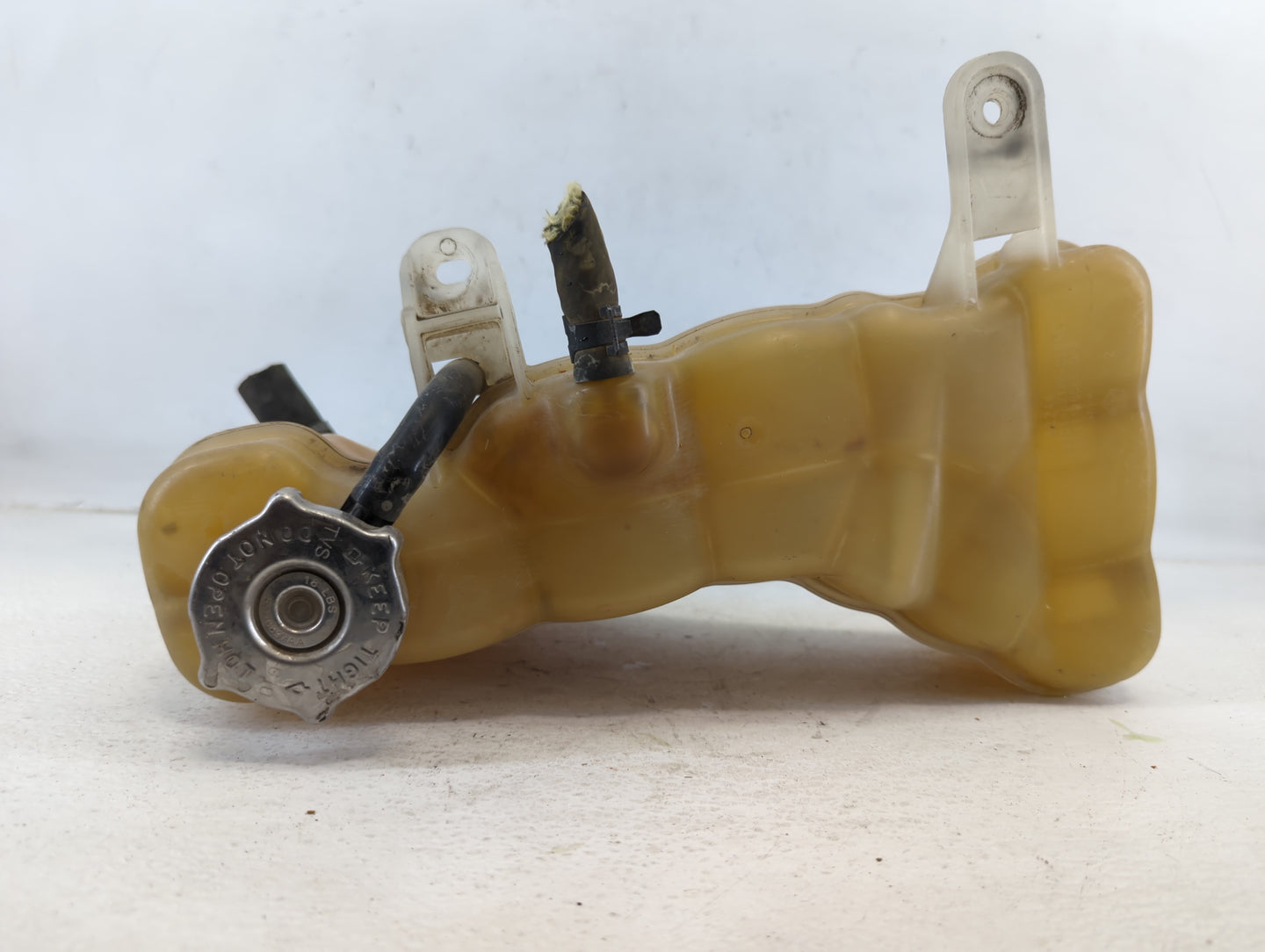 2011-2013 Dodge Challenger Windshield Washer Fluid Reservoir Bottle Oem - Oemusedautoparts1.com