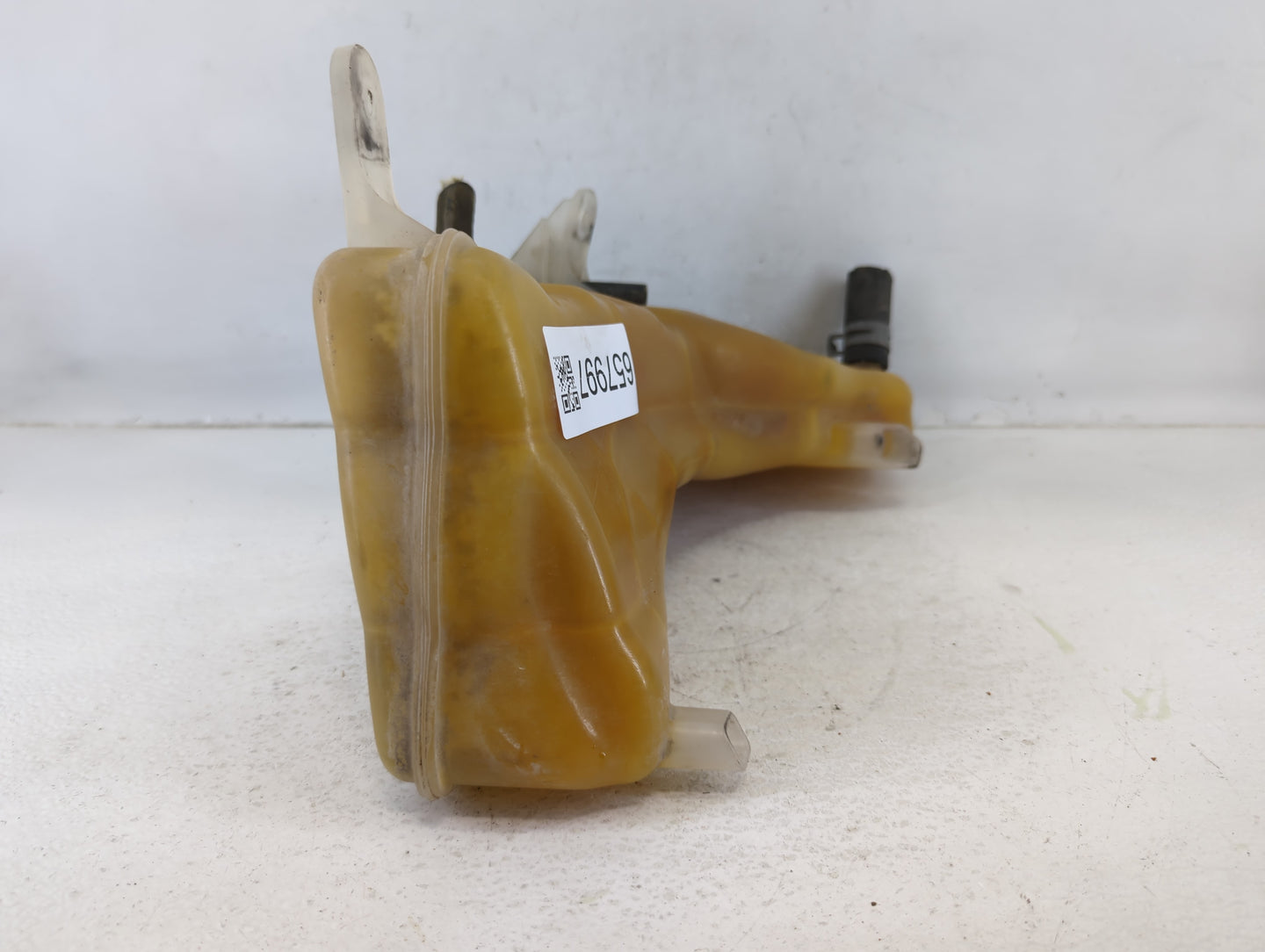 2011-2013 Dodge Challenger Windshield Washer Fluid Reservoir Bottle Oem - Oemusedautoparts1.com