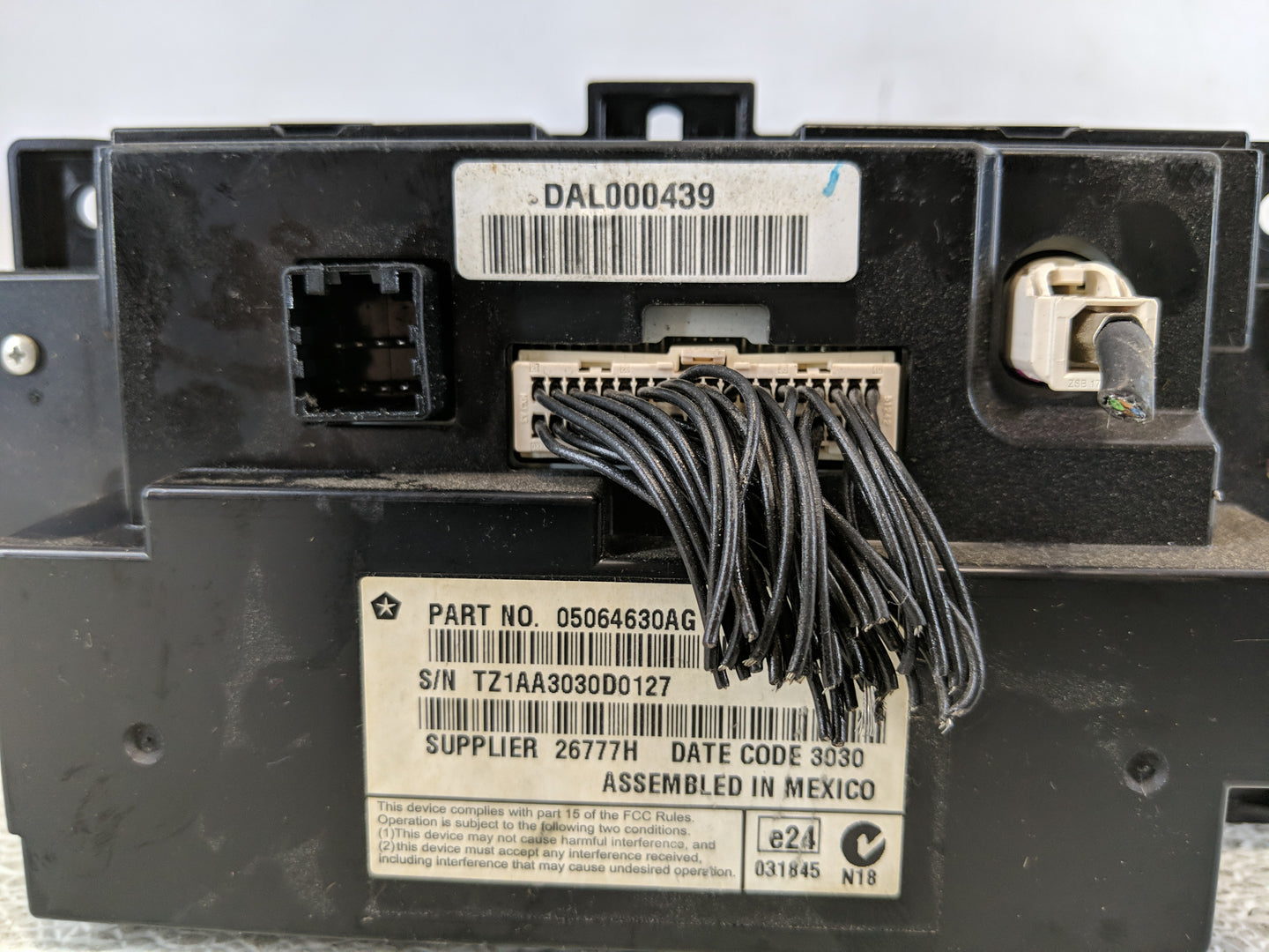 2011 Dodge Charger Radio AM FM Cd Player Receiver Replacement P/N:05064630AG Fits OEM Used Auto Parts - Oemusedautoparts1.co