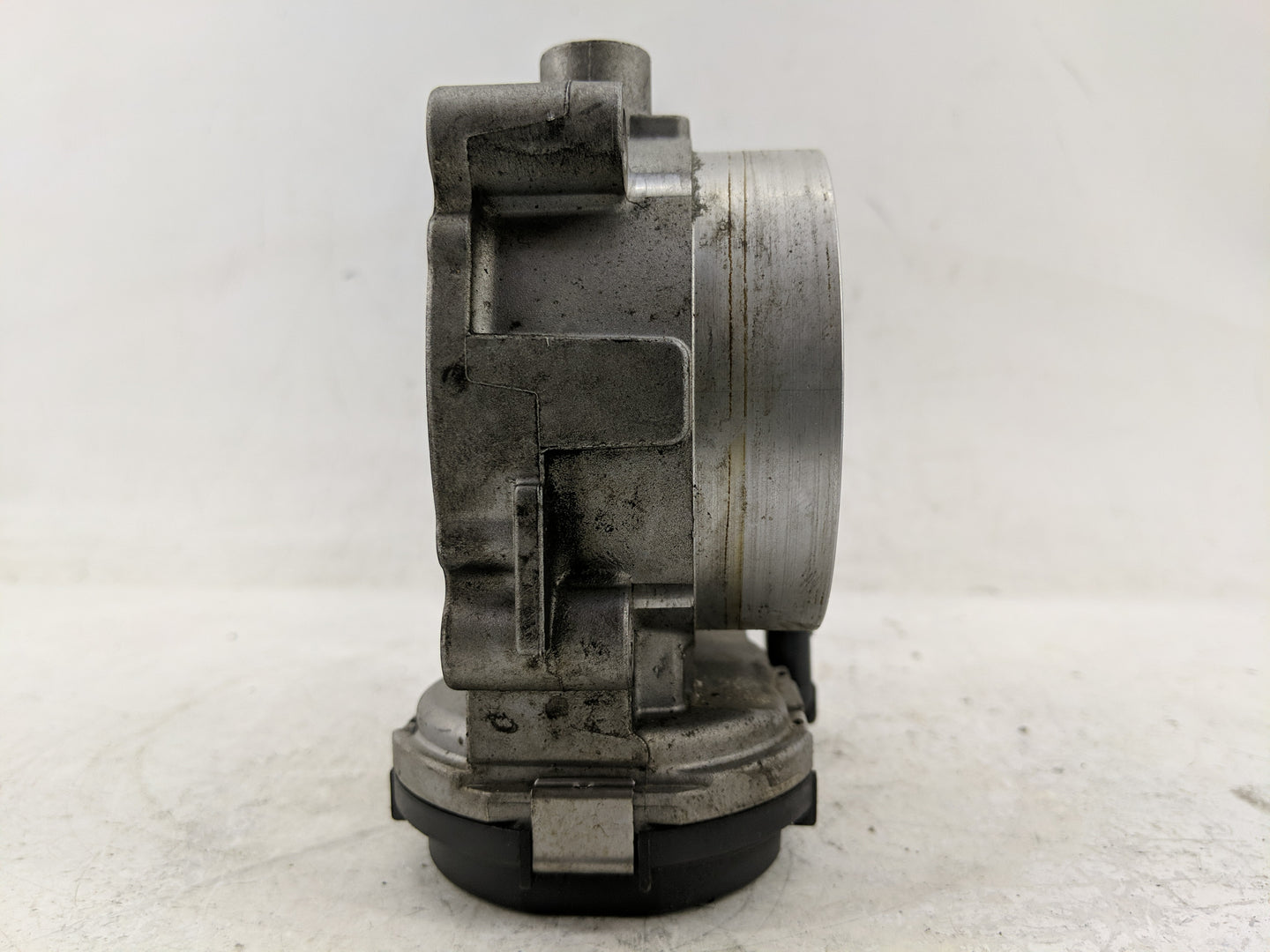 2011-2022 Dodge Charger Throttle Body Fits Fits 2011 2012 2013 2014 2015 2016 2017 2018 2019 2020 2021 2022 OEM Used Auto Pa