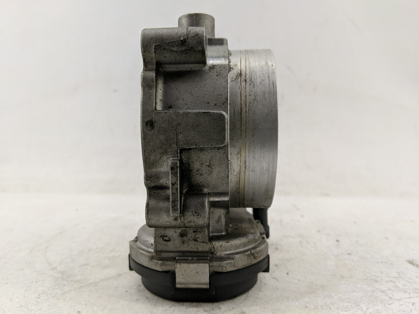 2011-2022 Dodge Charger Throttle Body Fits Fits 2011 2012 2013 2014 2015 2016 2017 2018 2019 2020 2021 2022 OEM Used Auto Pa