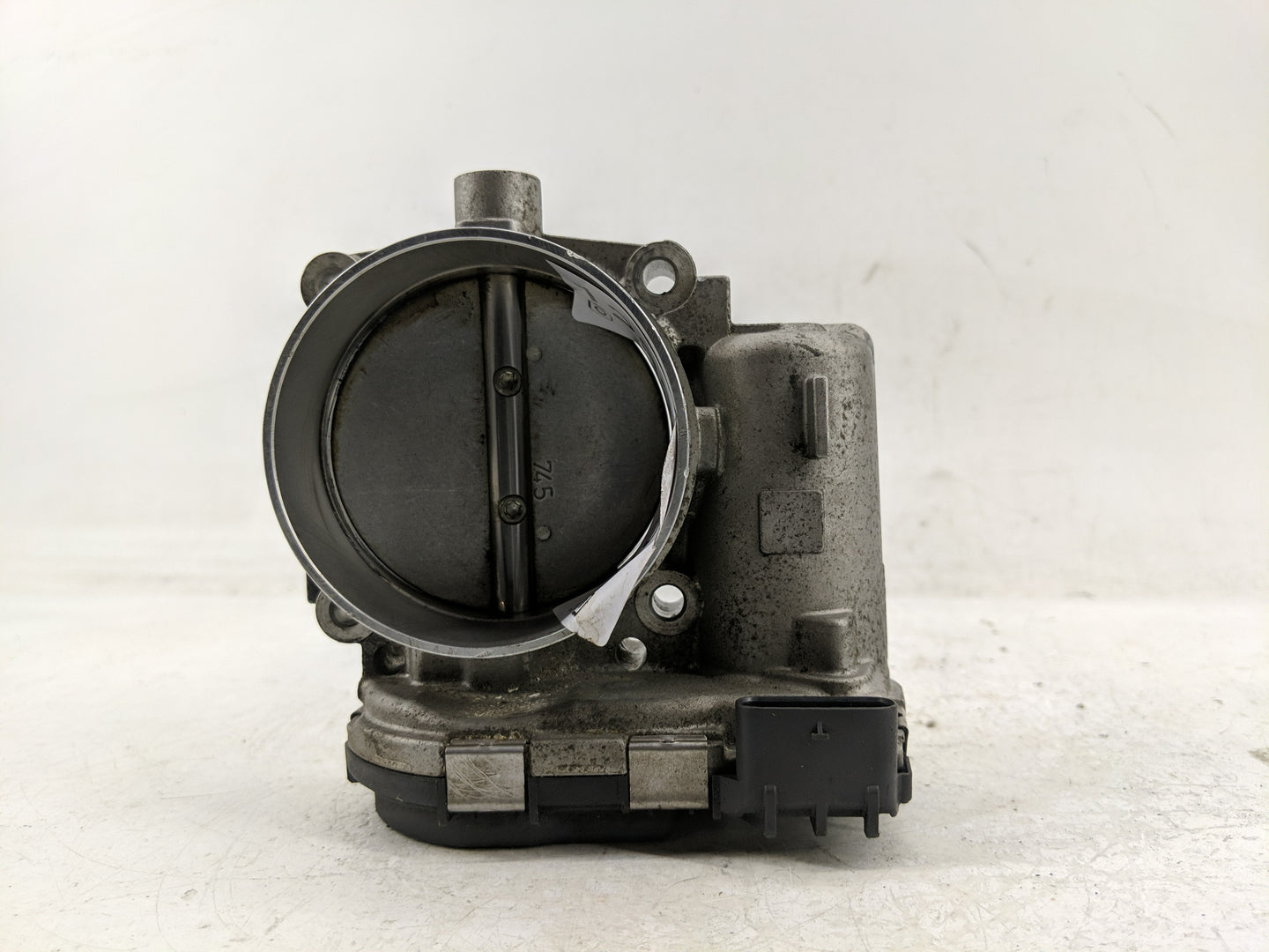 2011-2022 Dodge Charger Throttle Body Fits Fits 2011 2012 2013 2014 2015 2016 2017 2018 2019 2020 2021 2022 OEM Used Auto Pa