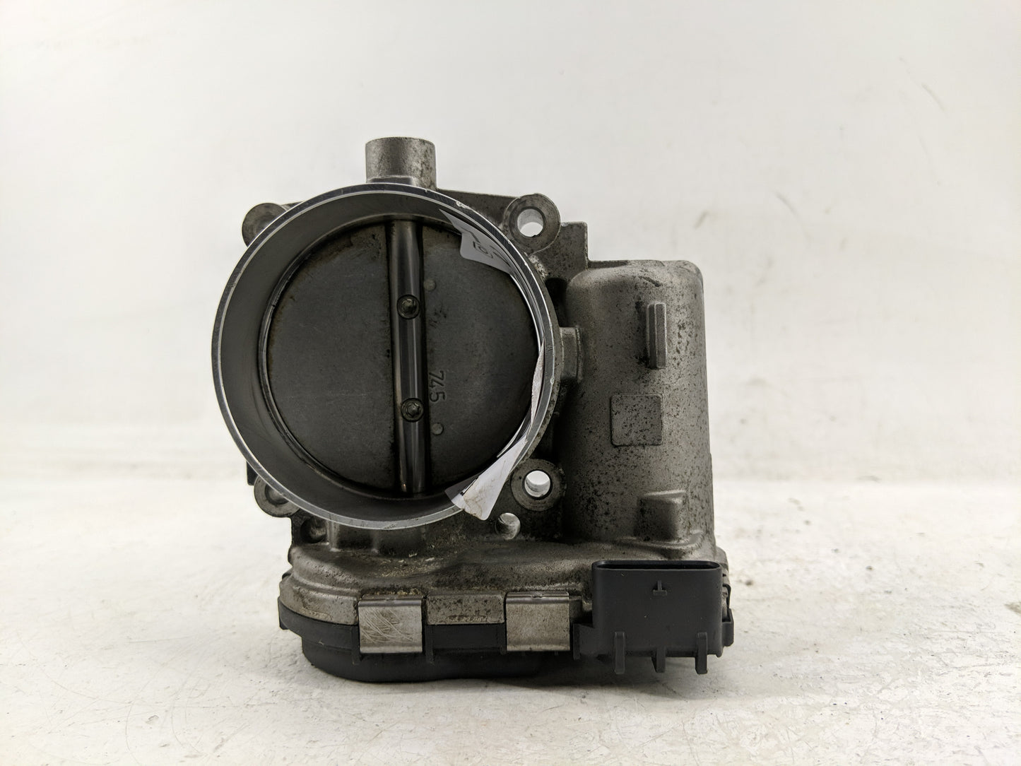 2011-2022 Dodge Charger Throttle Body Fits Fits 2011 2012 2013 2014 2015 2016 2017 2018 2019 2020 2021 2022 OEM Used Auto Pa