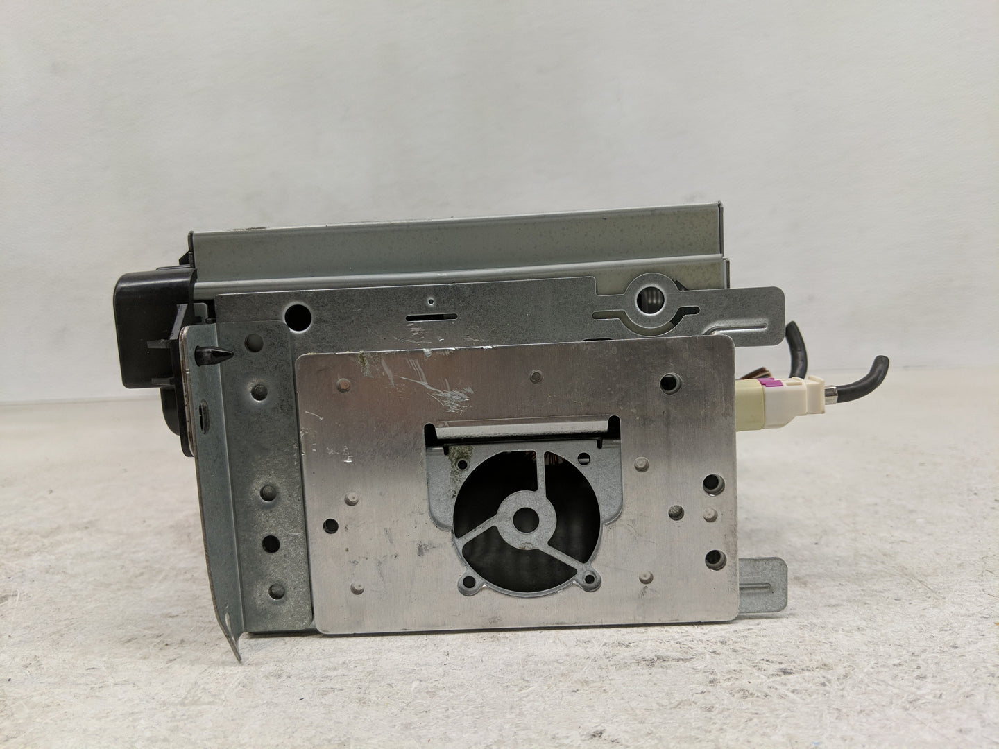 2011 Dodge Charger Radio AM FM Cd Player Receiver Replacement P/N:P05064548AK Fits OEM Used Auto Parts - Oemusedautoparts1.c