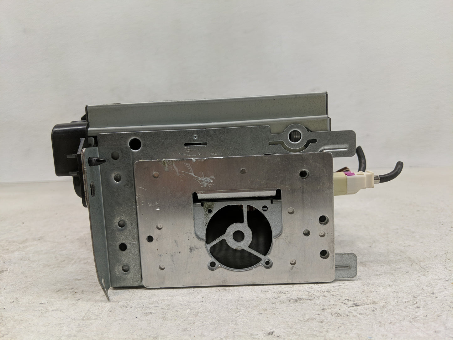 2011 Dodge Charger Radio AM FM Cd Player Receiver Replacement P/N:P05064548AK Fits OEM Used Auto Parts - Oemusedautoparts1.c
