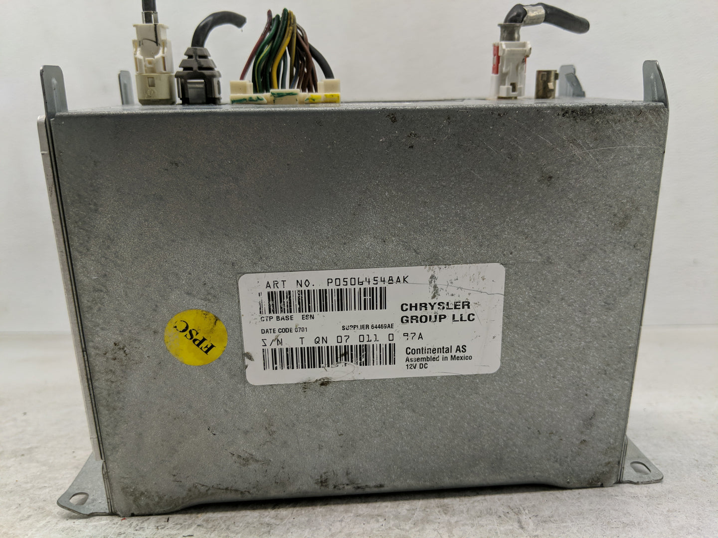 2011 Dodge Charger Radio AM FM Cd Player Receiver Replacement P/N:P05064548AK Fits OEM Used Auto Parts - Oemusedautoparts1.c