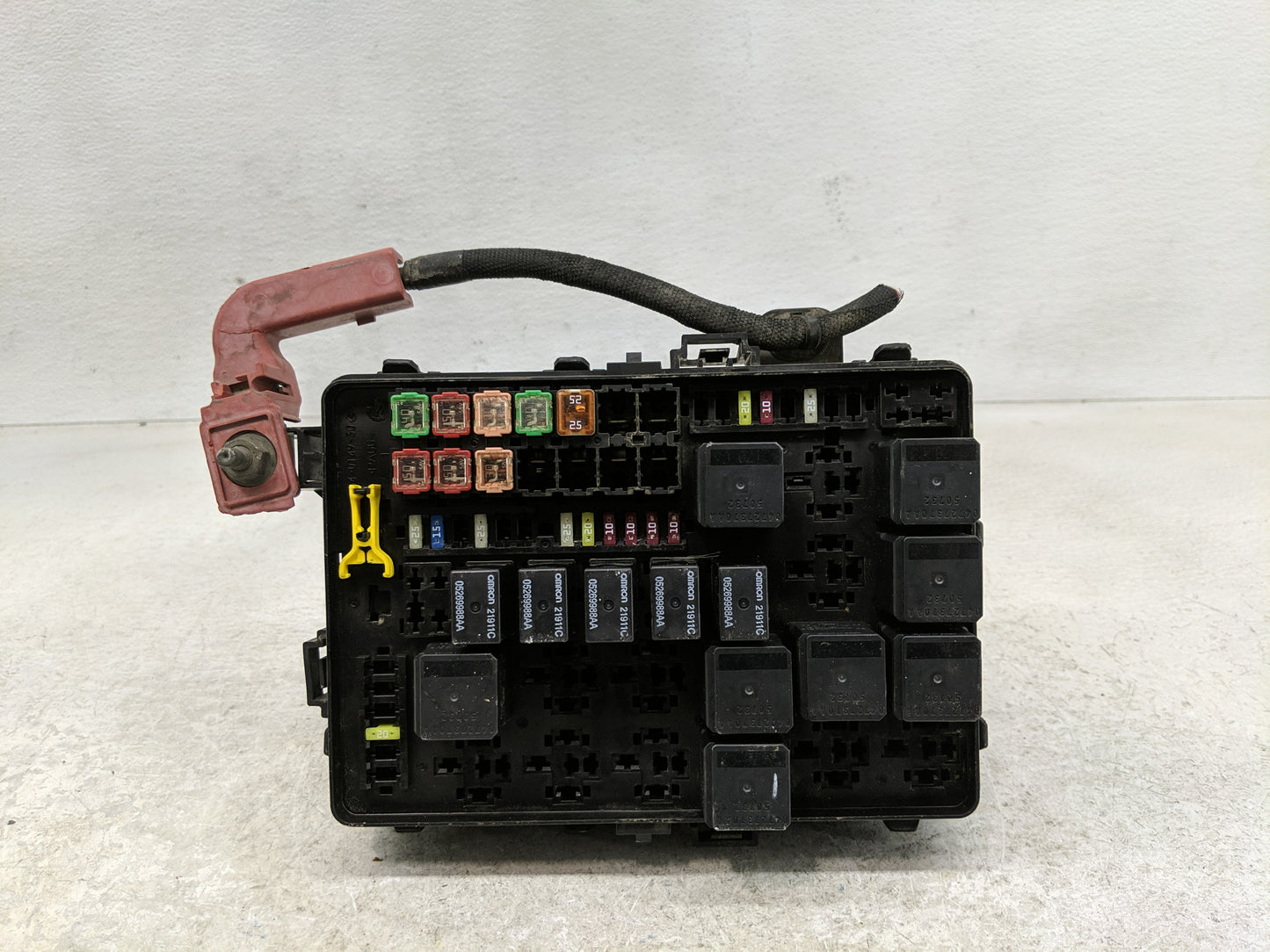 2011 Dodge Charger Fusebox Fuse Box Panel Relay Module Fits OEM Used Auto Parts - Oemusedautoparts1.com