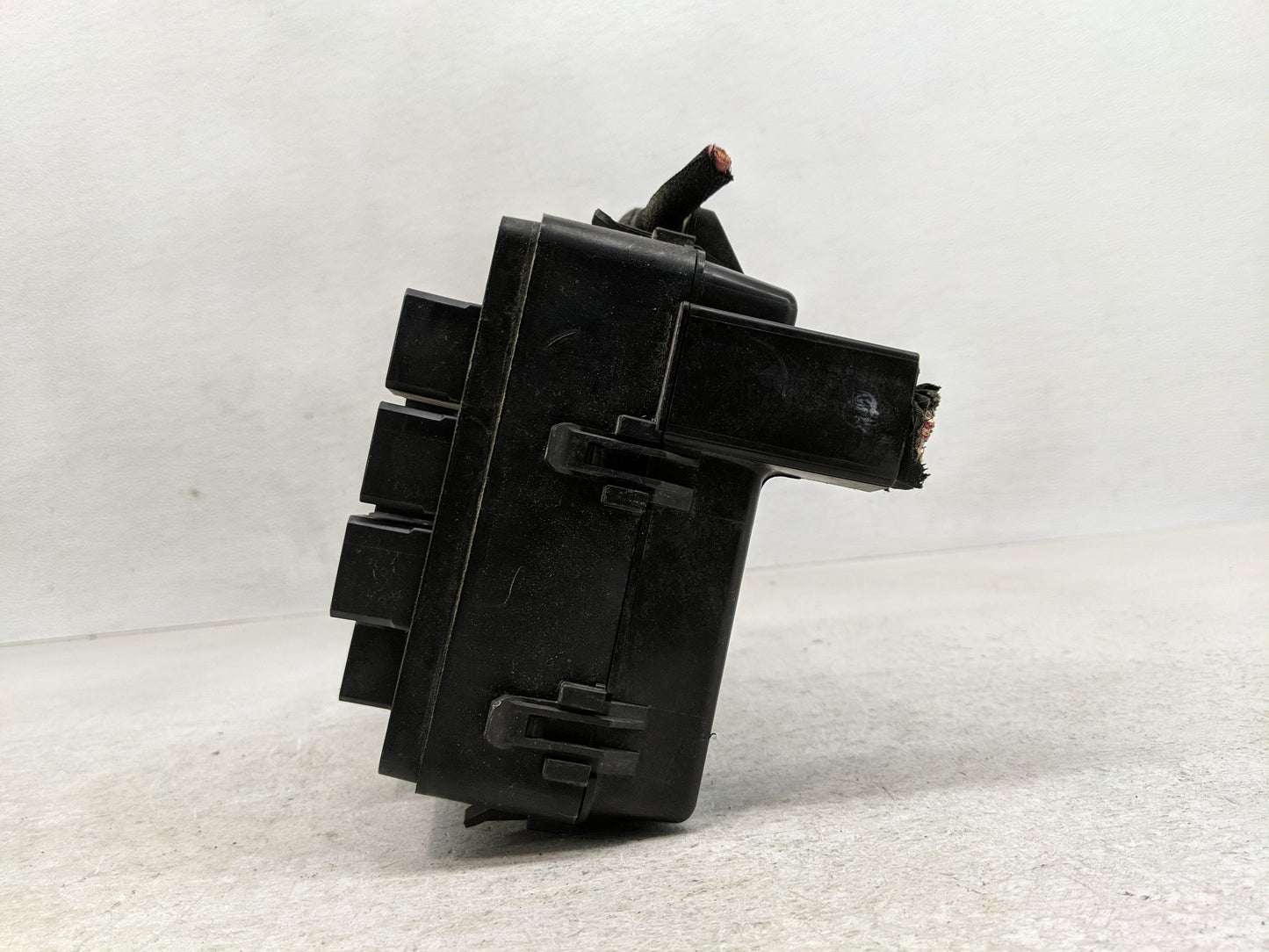 2011 Dodge Charger Fusebox Fuse Box Panel Relay Module Fits OEM Used Auto Parts - Oemusedautoparts1.com