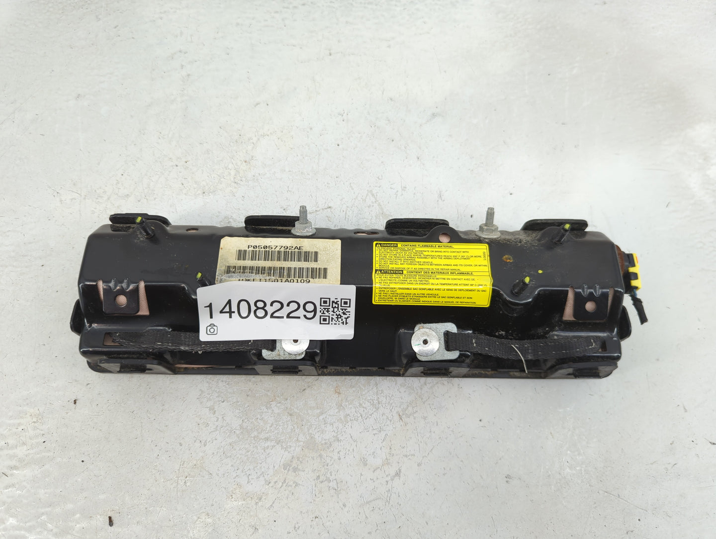 2011-2014 Dodge Charger Air Bag Driver Left Knee OEM P/N:5057792AE Fits Fits 2011 2012 2013 2014 OEM Used Auto Parts - Oemus