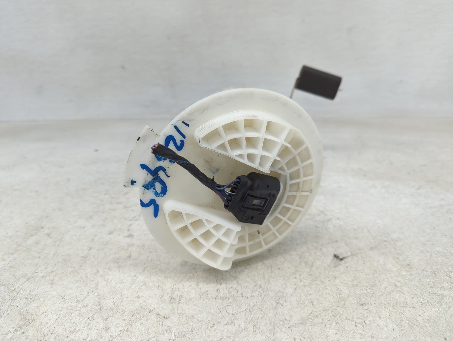 2006-2016 Dodge Charger Electrical Gas Fuel Pump Assembly - Oemusedautoparts1.com