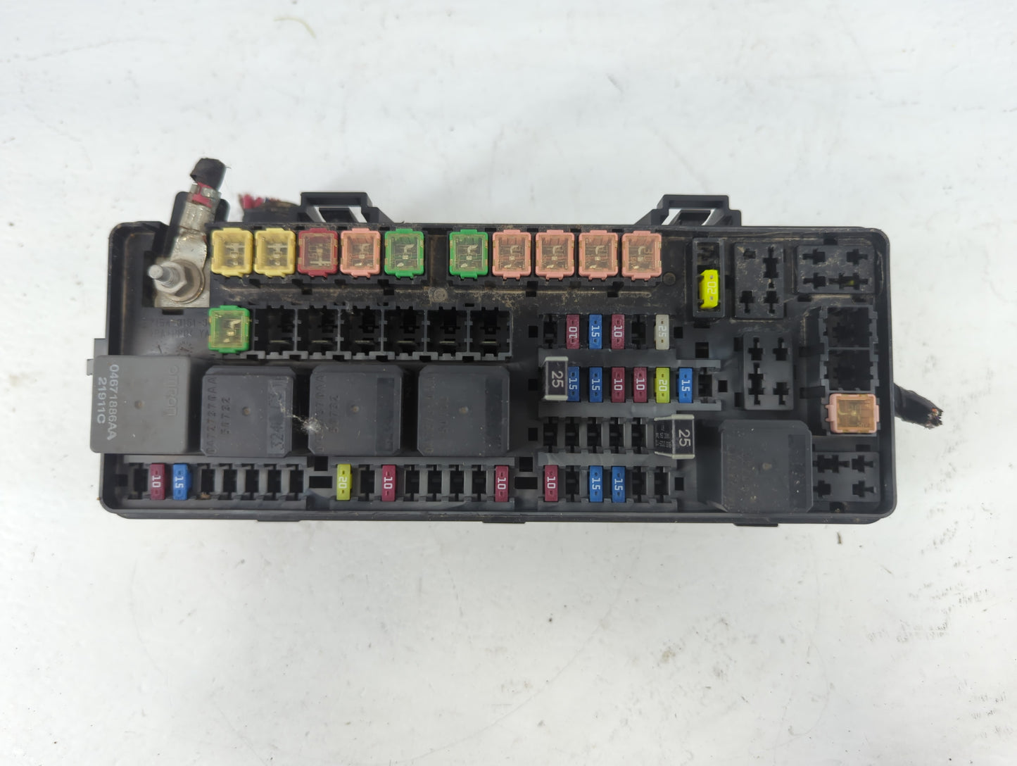 2011 Dodge Charger Fusebox Fuse Box Panel Relay Module Fits OEM Used Auto Parts - Oemusedautoparts1.com
