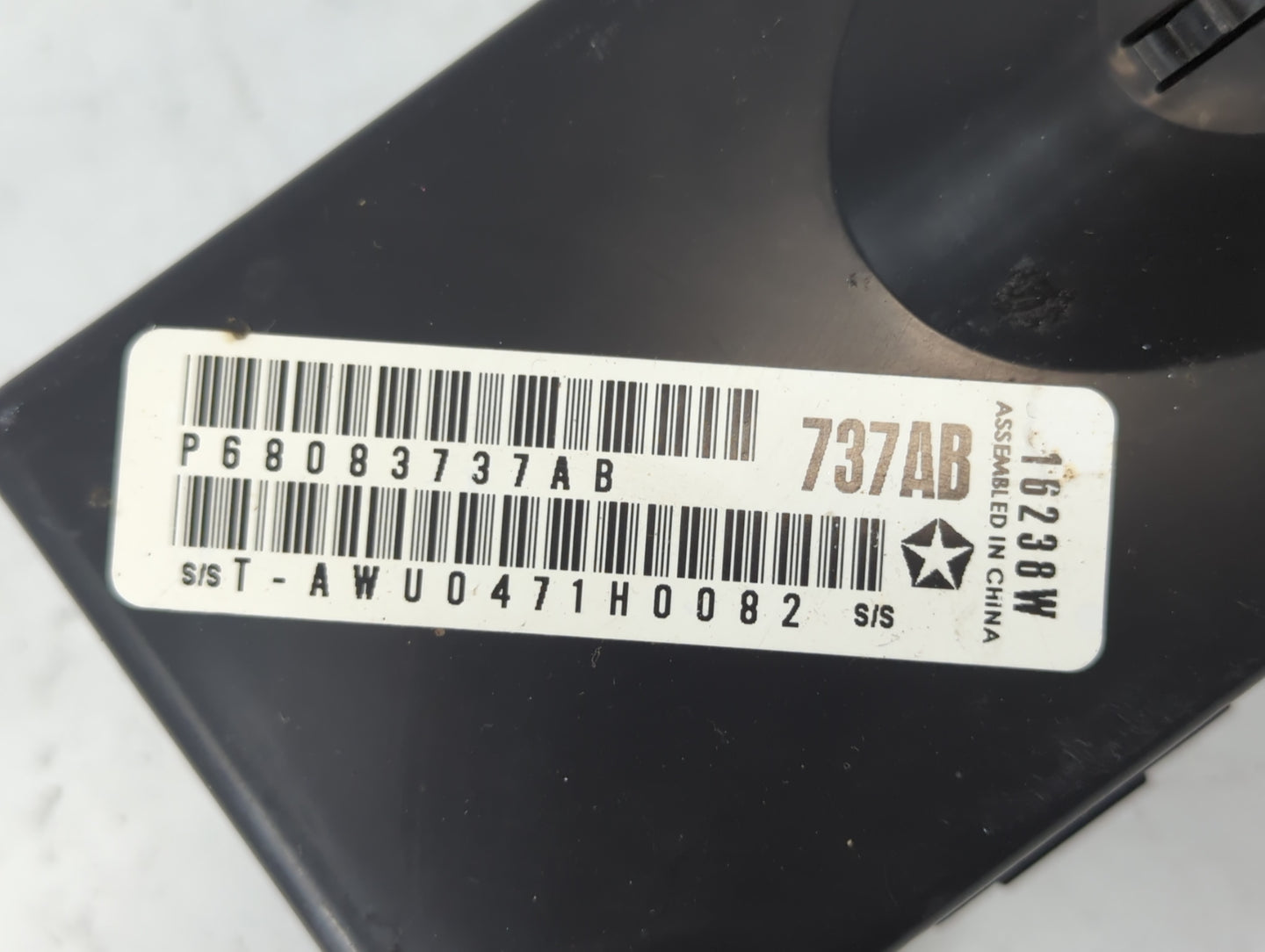 2011 Dodge Charger Fusebox Fuse Box Panel Relay Module Fits OEM Used Auto Parts - Oemusedautoparts1.com