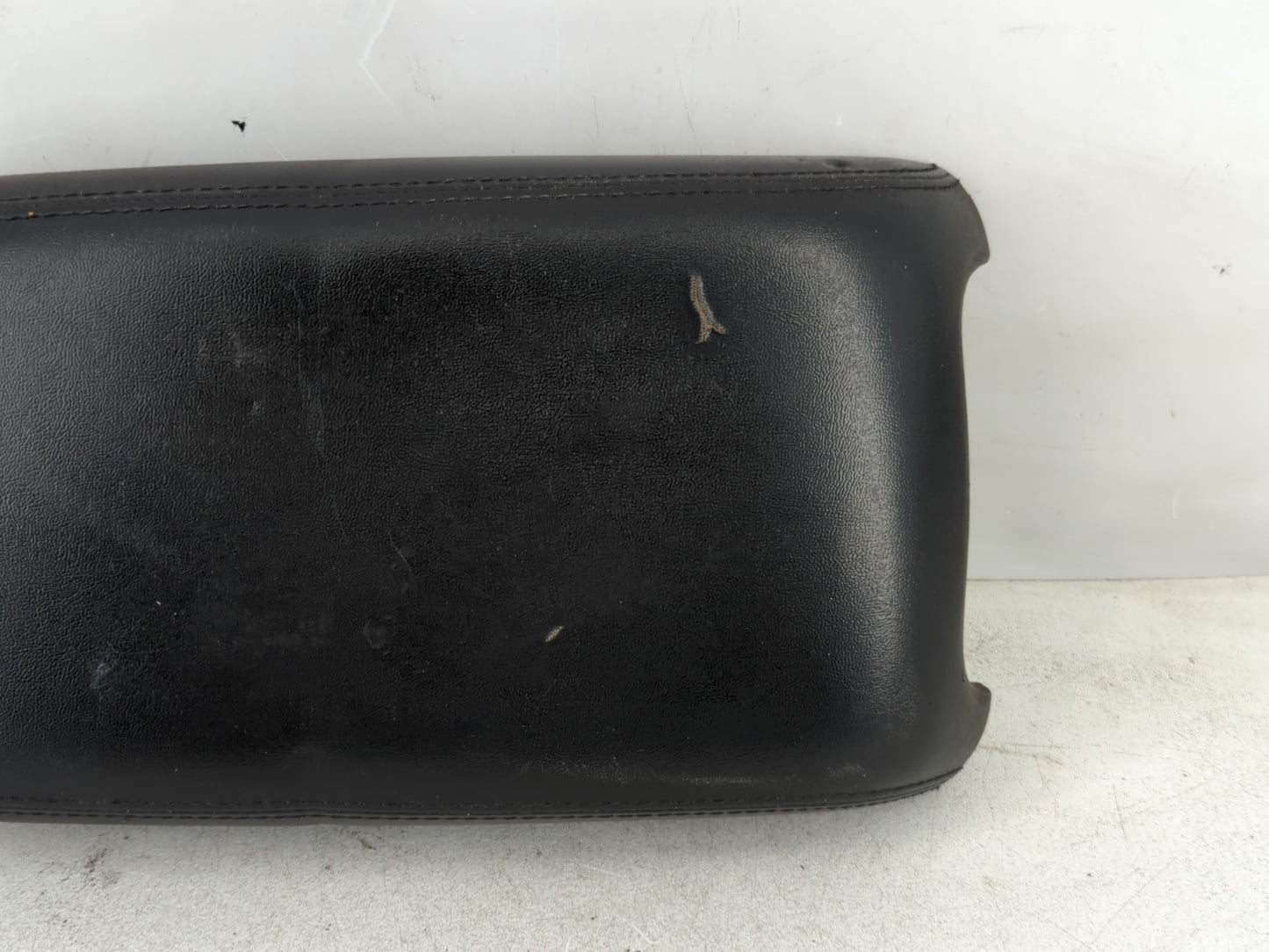 2011 Dodge Charger Center Console Armrest Cover Lid Fits OEM Used Auto Parts - Oemusedautoparts1.com