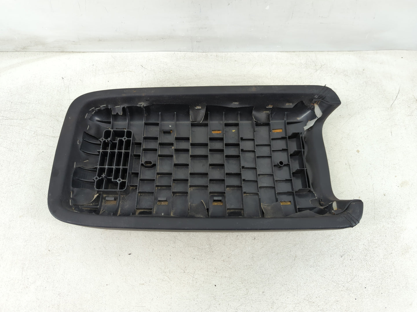 2011 Dodge Charger Center Console Armrest Cover Lid Fits OEM Used Auto Parts - Oemusedautoparts1.com