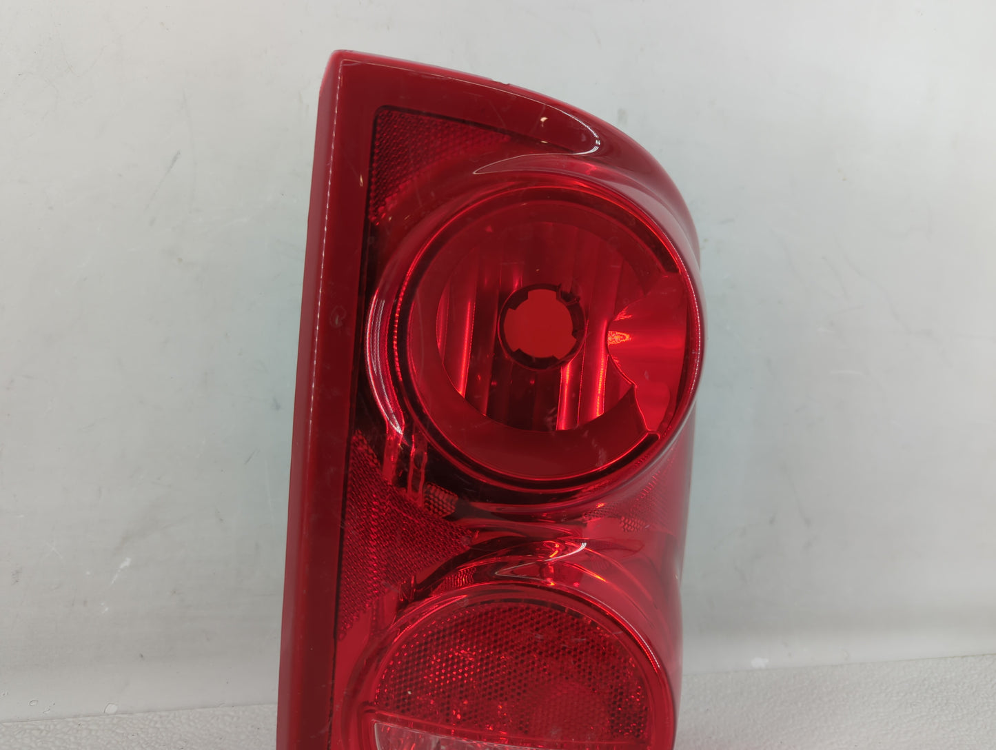 2005-2011 Dodge Dakota Tail Light Assembly Passenger Right OEM P/N:55077604AD Fits Fits 2005 2006 2007 2008 2009 2010 2011 O