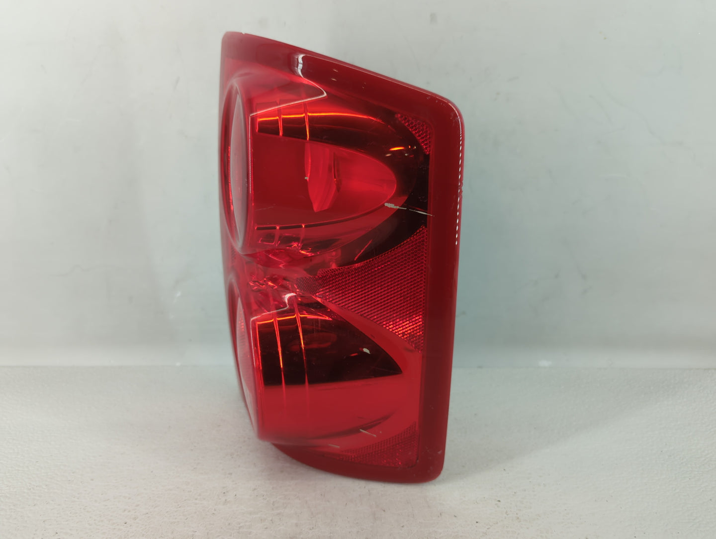 2005-2011 Dodge Dakota Tail Light Assembly Passenger Right OEM P/N:55077604AD Fits Fits 2005 2006 2007 2008 2009 2010 2011 O