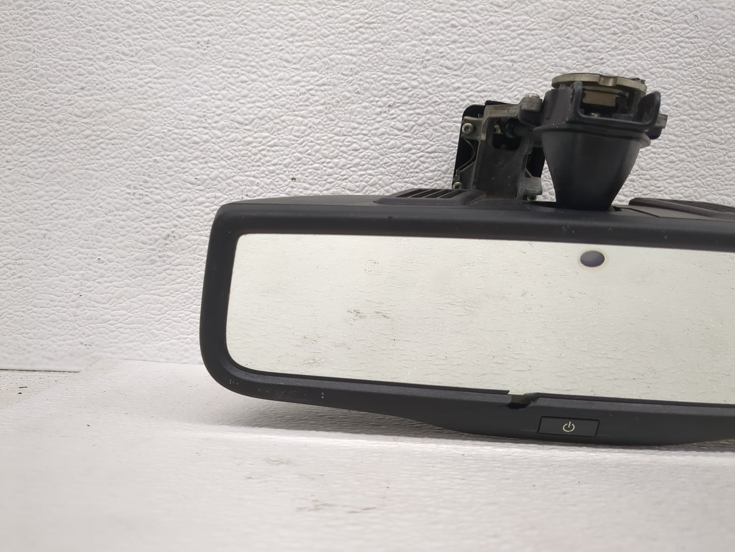 2011-2013 Dodge Durango Interior Rear View Mirror Replacement OEM P/N:E1102651 Fits Fits 2011 2012 2013 OEM Used Auto Parts 