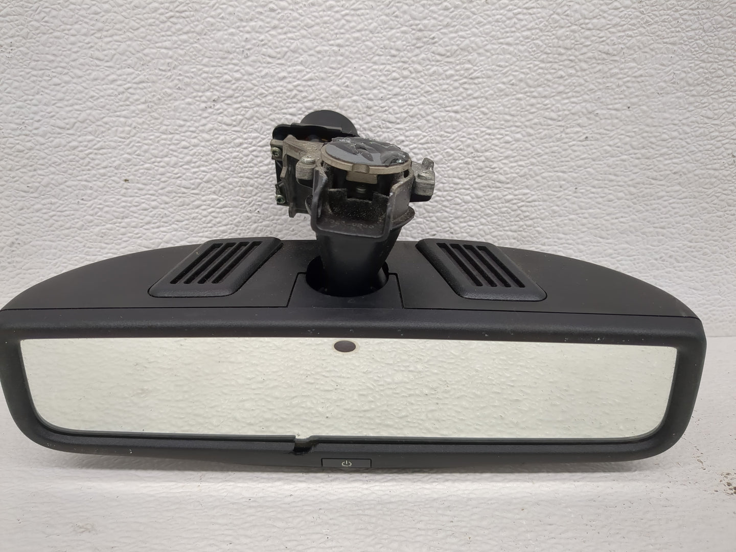 2011-2013 Dodge Durango Interior Rear View Mirror Replacement OEM P/N:E1102651 Fits Fits 2011 2012 2013 OEM Used Auto Parts 