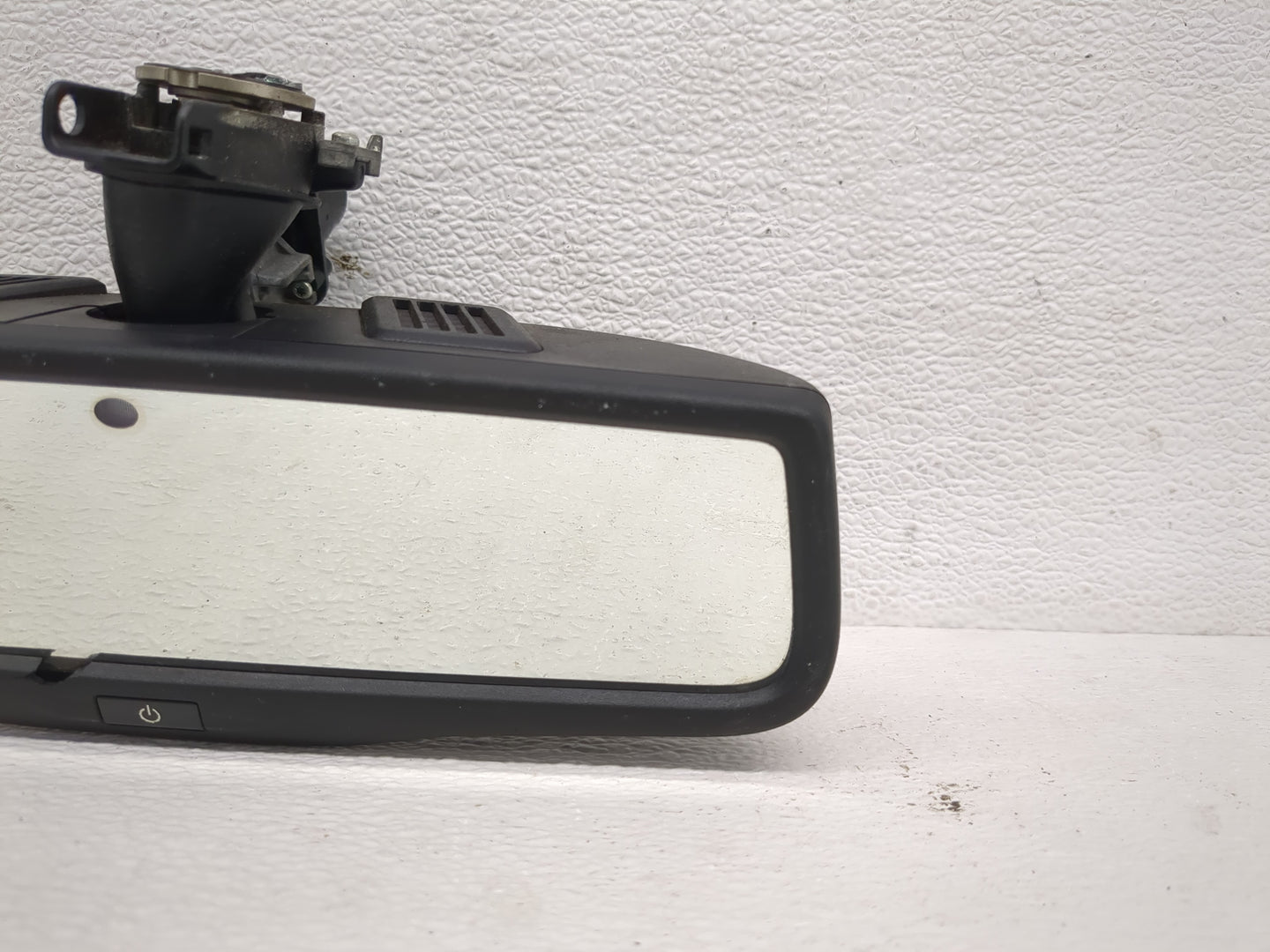 2011-2013 Dodge Durango Interior Rear View Mirror Replacement OEM P/N:E1102651 Fits Fits 2011 2012 2013 OEM Used Auto Parts 