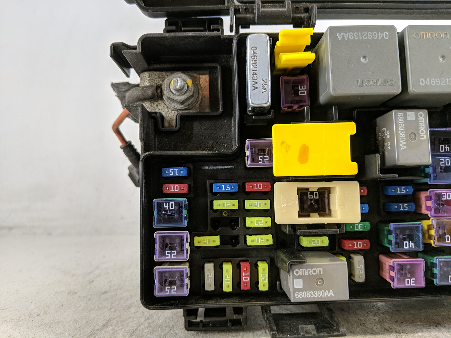 2011-2011 Dodge Durango Fusebox Fuse Box Relay Module Tipm 04692316ah - Oemusedautoparts1.com