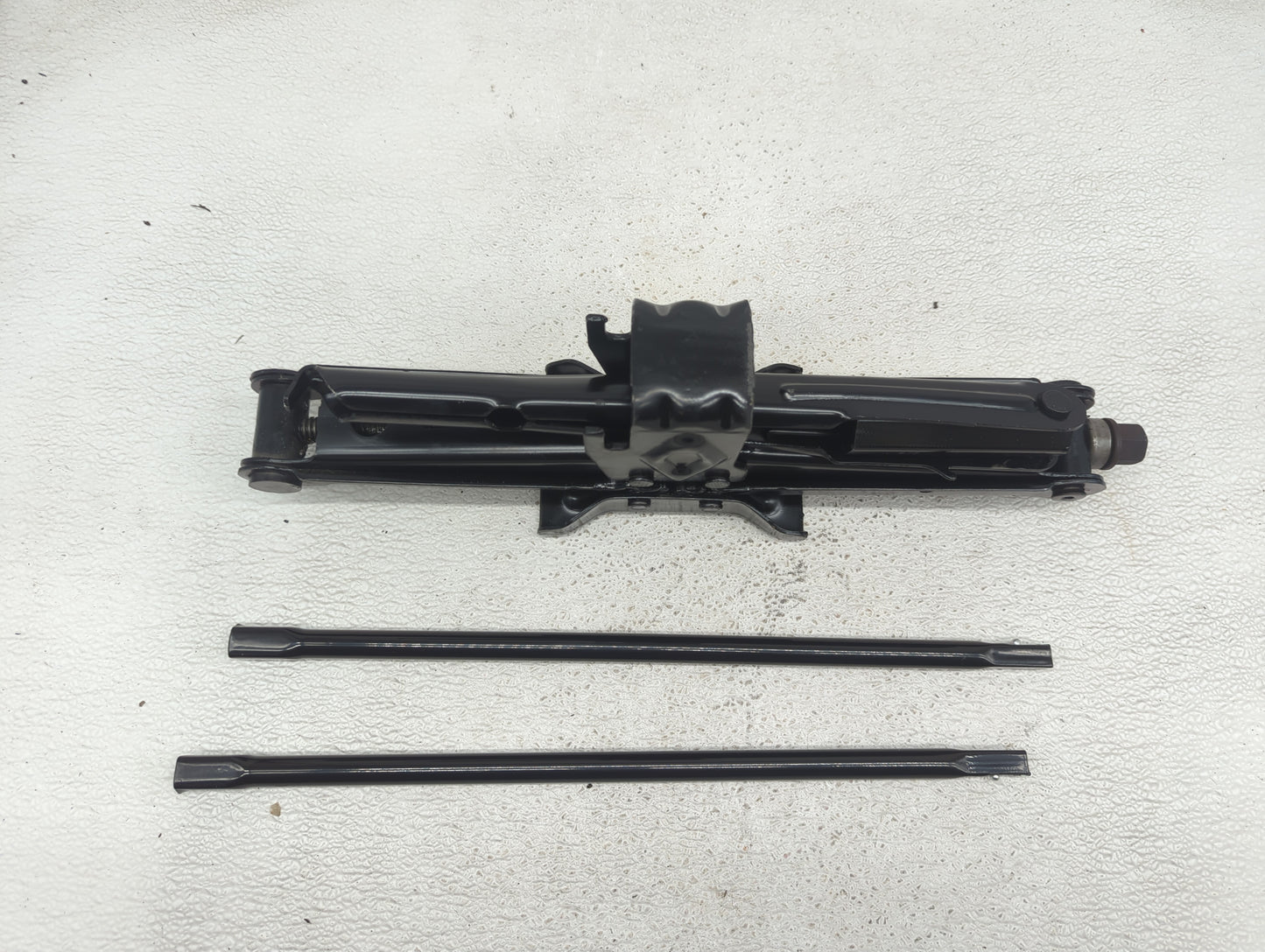 2011 Dodge Durango Spare Scissor Car Jack - Oemusedautoparts1.com