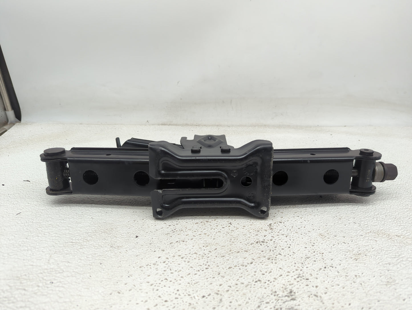 2011 Dodge Durango Spare Scissor Car Jack - Oemusedautoparts1.com