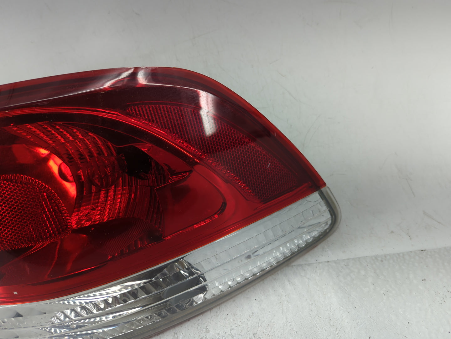 2011-2013 Dodge Durango Tail Light Assembly Driver Left OEM P/N:554079137AF Fits Fits 2011 2012 2013 OEM Used Auto Parts - O