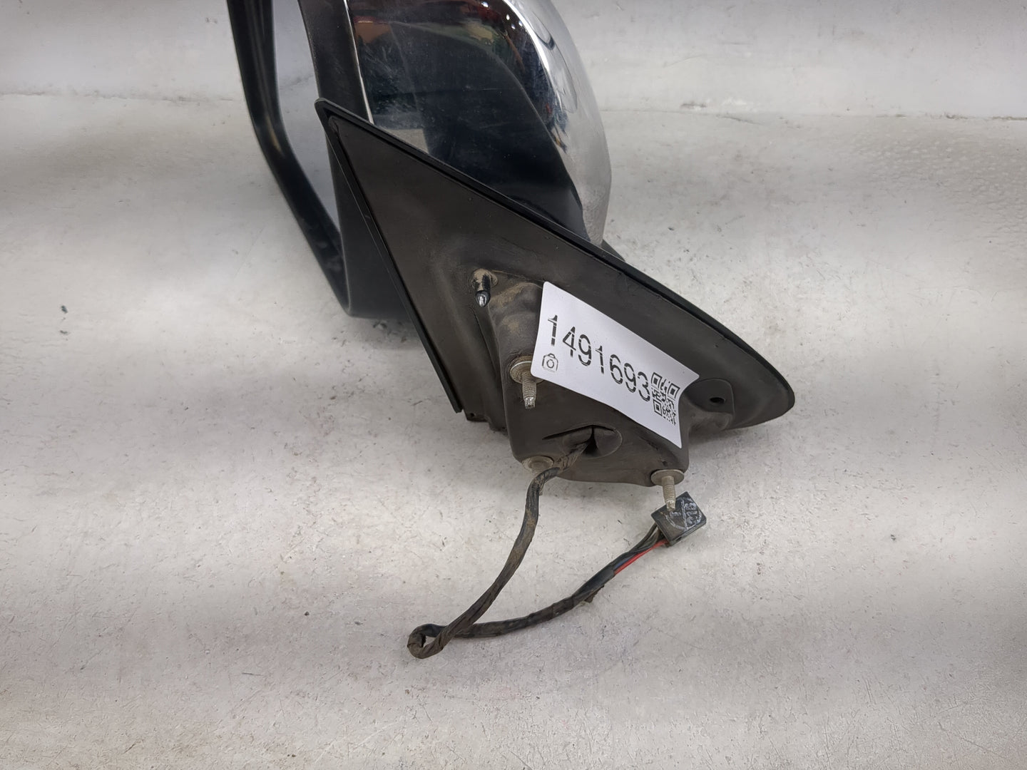 2011 Dodge Durango Driver Side View Mirror - Left Door Mirror OEM Used - Oemusedautoparts1.com