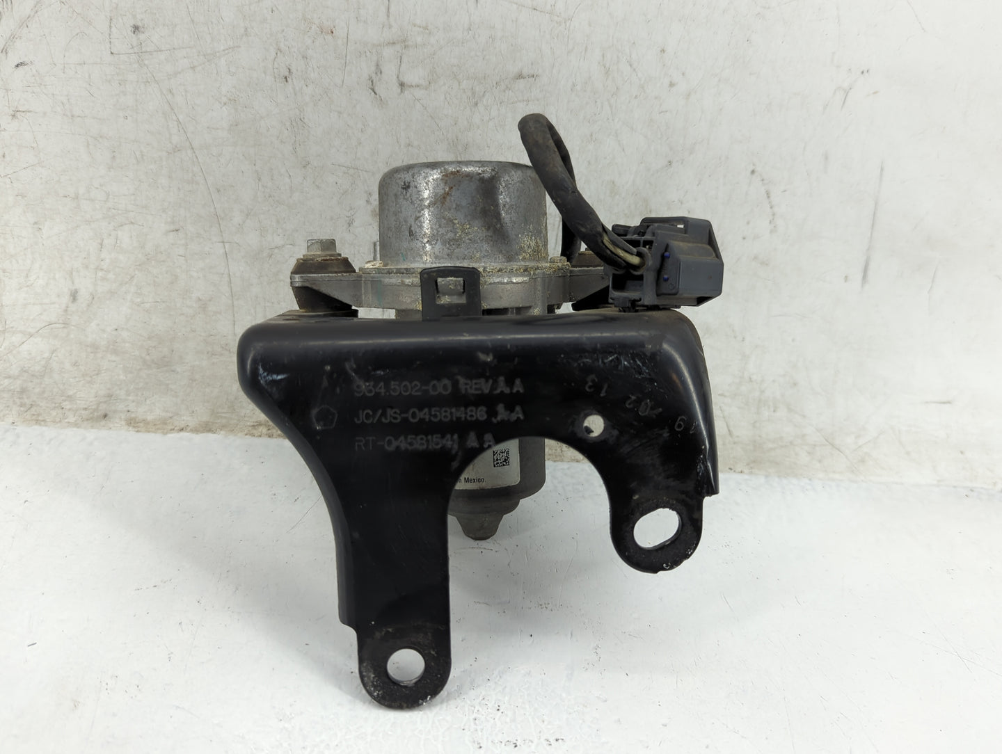 2011-2020 Dodge Grand Caravan Central Vaccum Lock Pump 04581541aa - Oemusedautoparts1.com