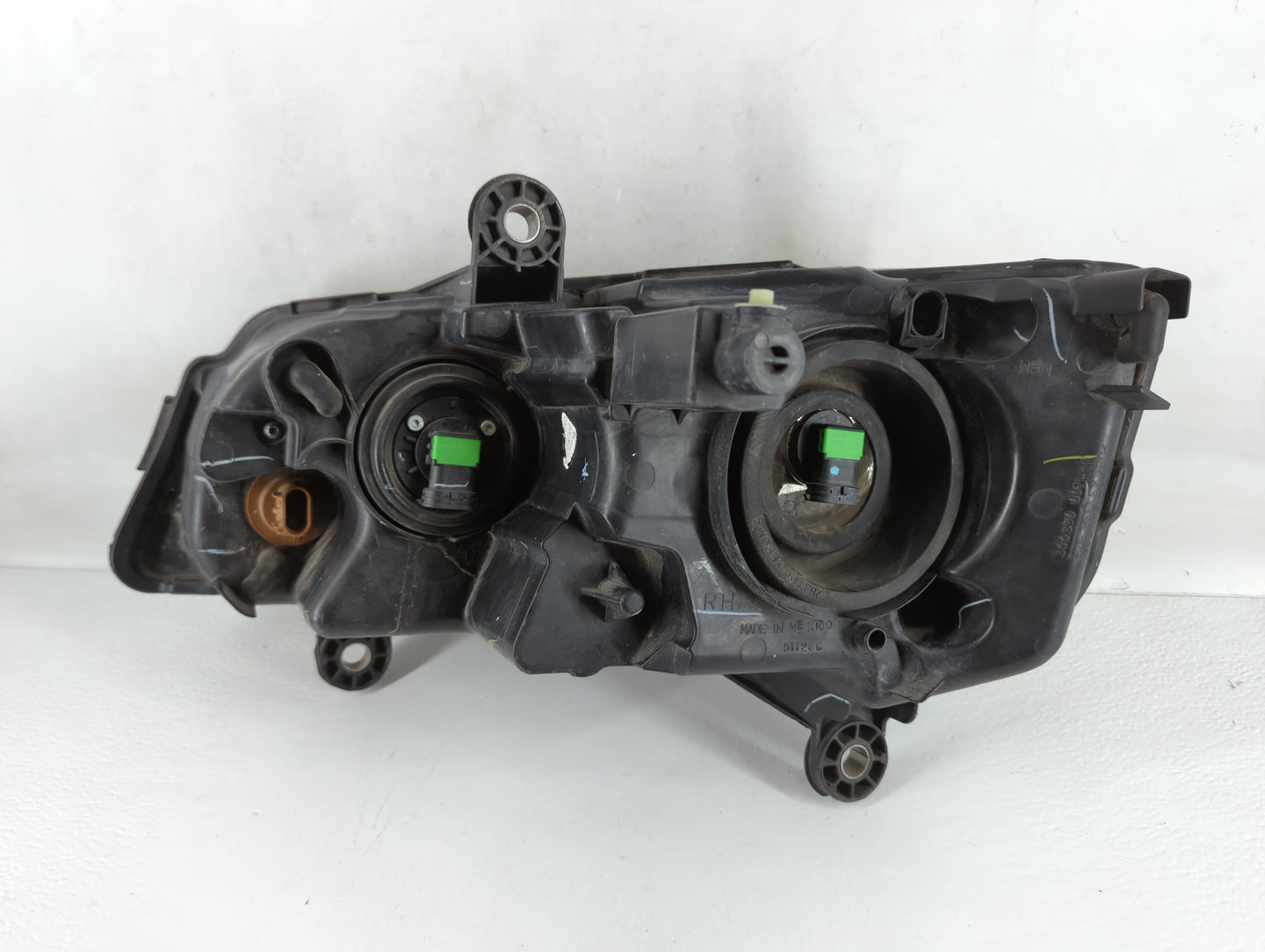2011 Dodge Grand Caravan Passenger Right Oem Head Light Headlight Lamp - Oemusedautoparts1.com