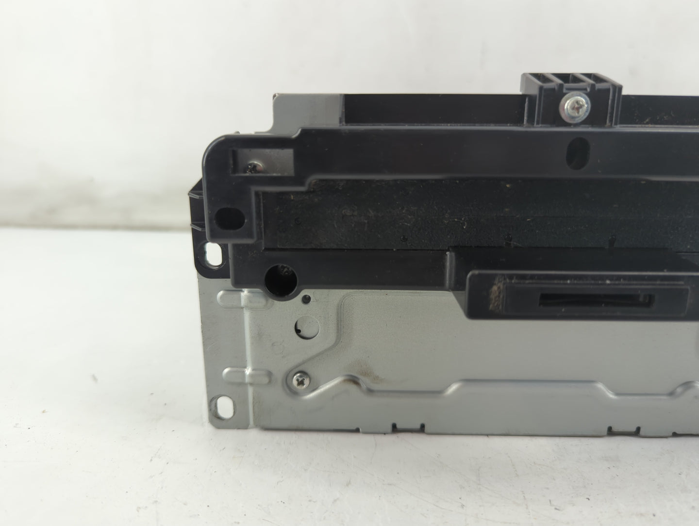 2011-2012 Dodge Journey Radio AM FM Cd Player Receiver Replacement P/N:P05091135AE Fits Fits 2011 2012 OEM Used Auto Parts -