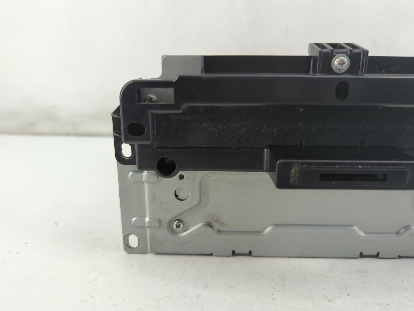 2011-2012 Dodge Journey Radio AM FM Cd Player Receiver Replacement P/N:P05091135AE Fits Fits 2011 2012 OEM Used Auto Parts -