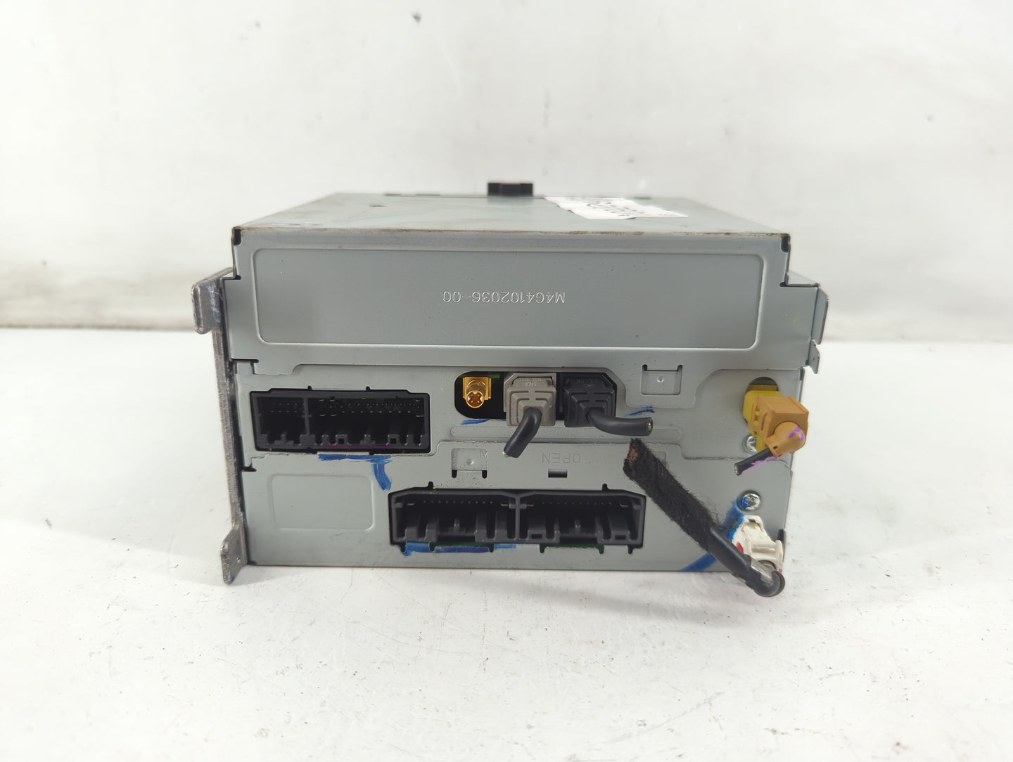 2011-2012 Dodge Journey Radio AM FM Cd Player Receiver Replacement P/N:P05091135AE Fits Fits 2011 2012 OEM Used Auto Parts -
