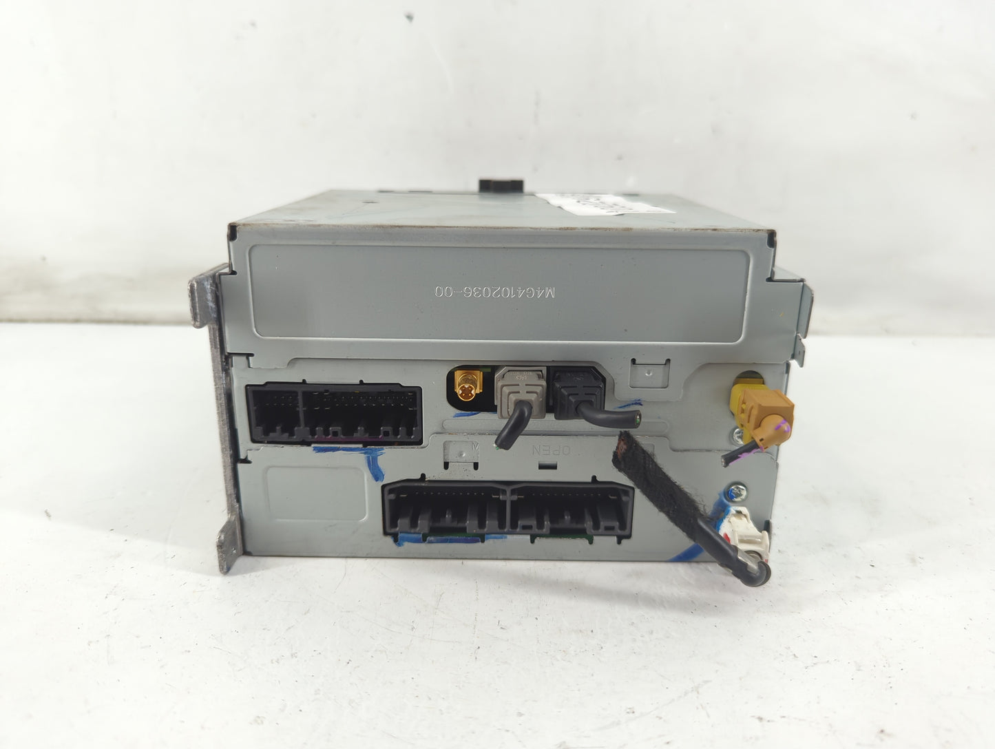 2011-2012 Dodge Journey Radio AM FM Cd Player Receiver Replacement P/N:P05091135AE Fits Fits 2011 2012 OEM Used Auto Parts -
