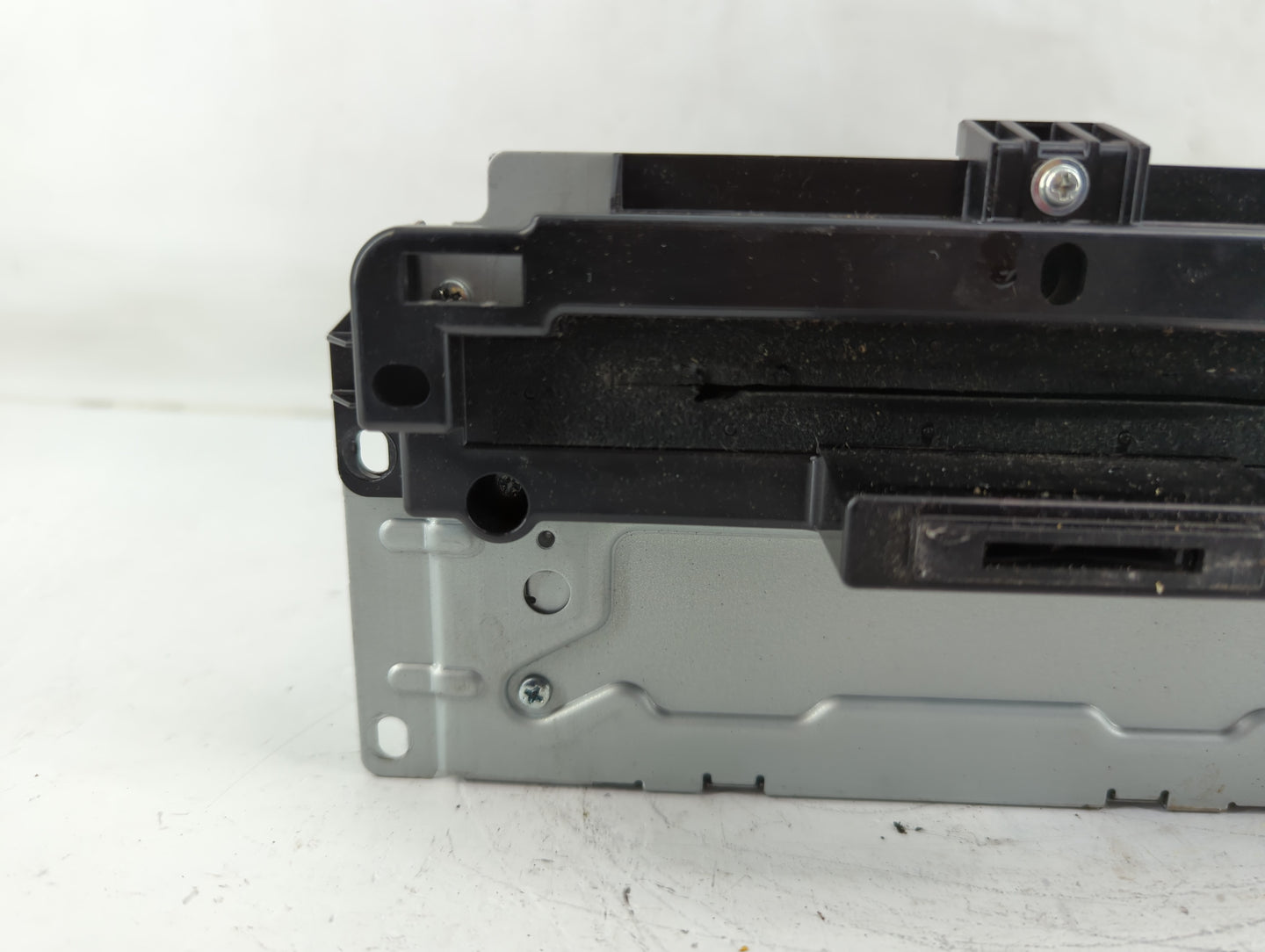 2011-2012 Dodge Journey Radio AM FM Cd Player Receiver Replacement P/N:P05091134AD Fits Fits 2011 2012 OEM Used Auto Parts -