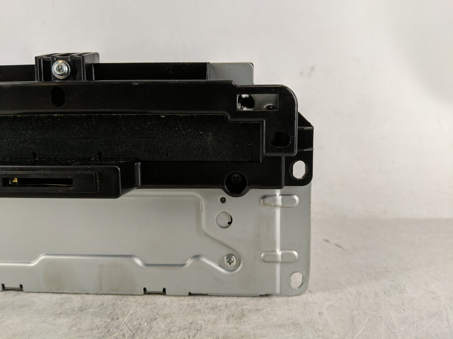 2011-2012 Dodge Journey Radio AM FM Cd Player Receiver Replacement P/N:P05091135AG Fits Fits 2011 2012 OEM Used Auto Parts -