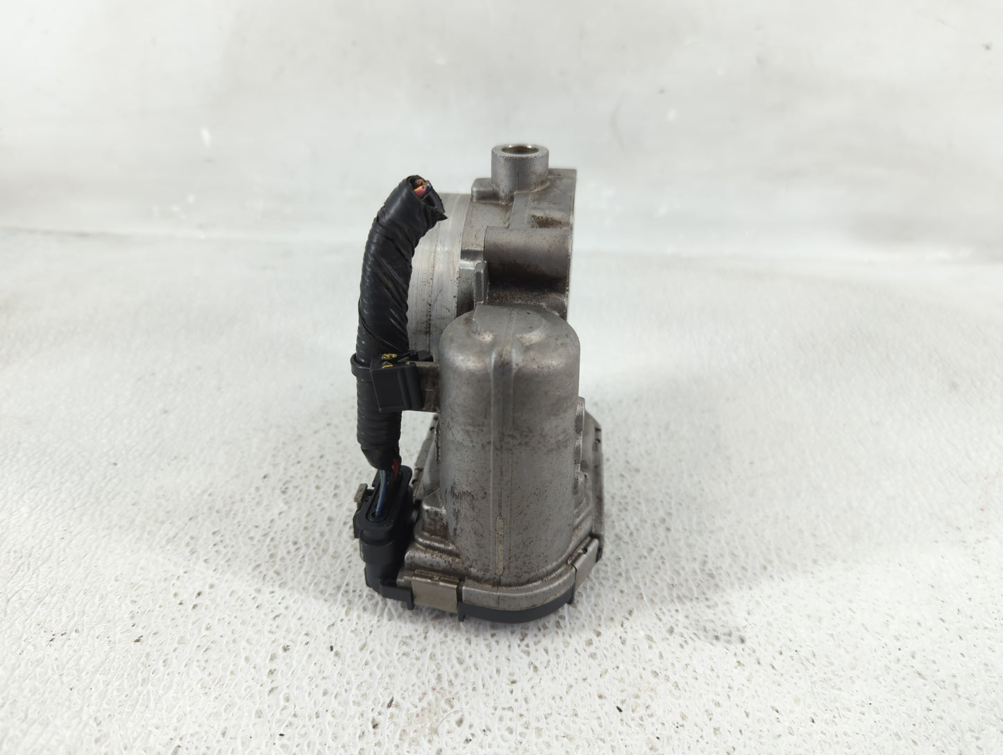 2011-2019 Dodge Journey Throttle Body Fits Fits 2011 2012 2013 2014 2015 2016 2017 2018 2019 2020 2021 2022 OEM Used Auto Pa