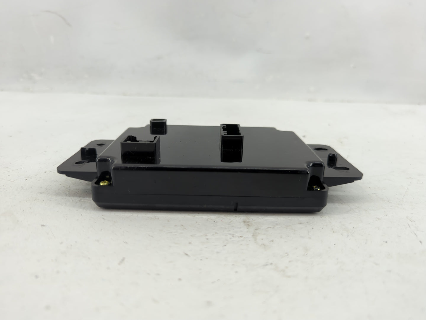 2011-2011 Dodge Journey Body Control Module Bcm Inner Cabin Fuse Box - Oemusedautoparts1.com