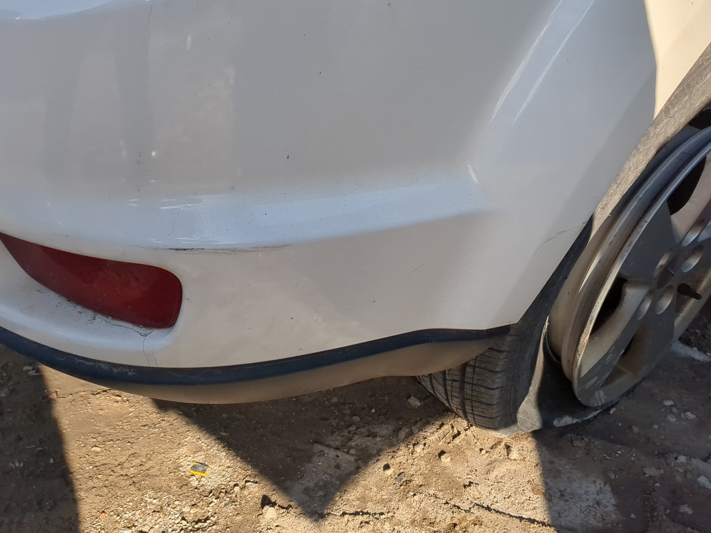 2011 Dodge Journey Rear Bumper Assembly Oem - Oemusedautoparts1.com