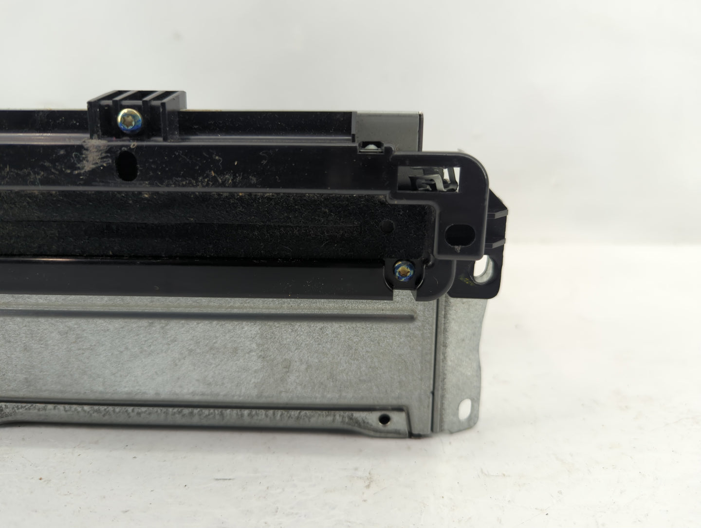 2011-2012 Dodge Journey Radio AM FM Cd Player Receiver Replacement Fits Fits 2011 2012 OEM Used Auto Parts - Oemusedautopart