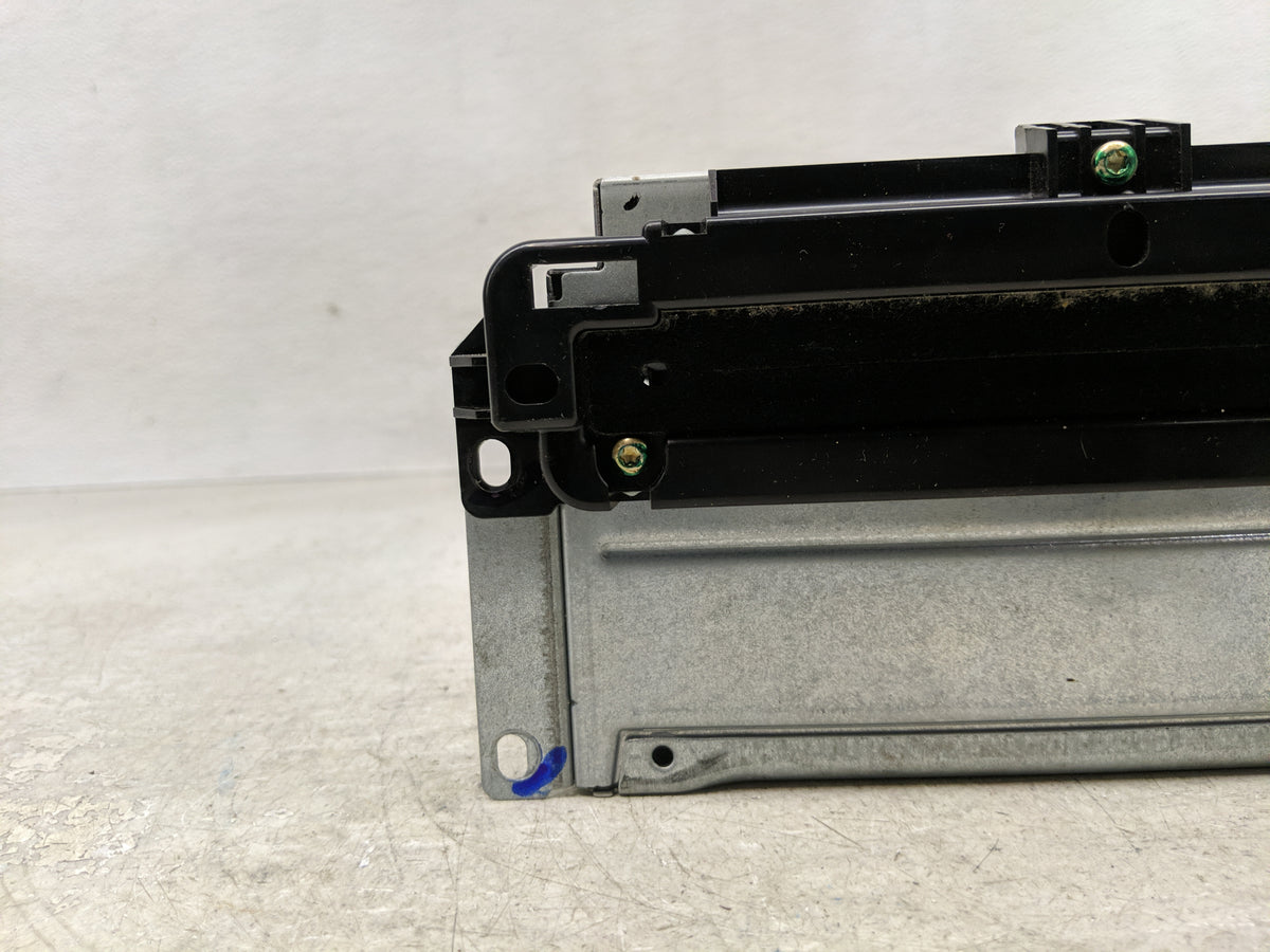 2011-2012 Dodge Journey Radio AM FM Cd Player Receiver Replacement P/N:05091101AC Fits 2011 2012 OEM Used Auto Parts - Oemus