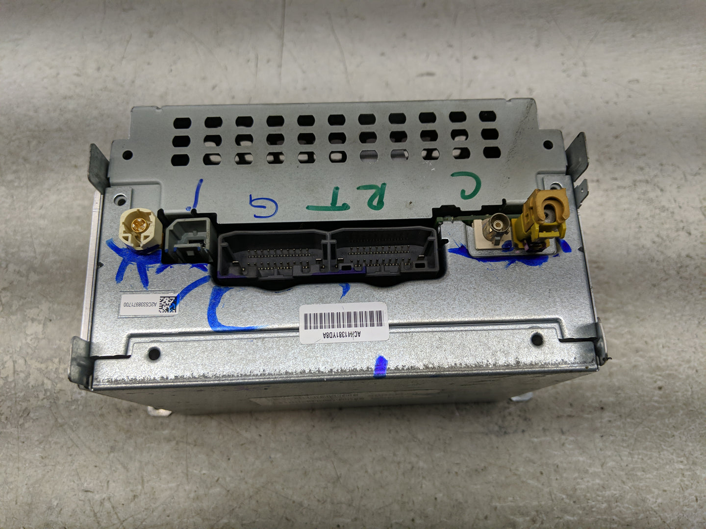 2011-2012 Dodge Journey Radio AM FM Cd Player Receiver Replacement P/N:05091101AC Fits Fits 2011 2012 OEM Used Auto Parts - 