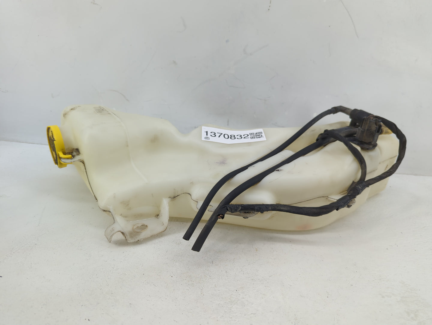 2011 Dodge Journey Windshield Washer Fluid Reservoir Bottle Oem - Oemusedautoparts1.com