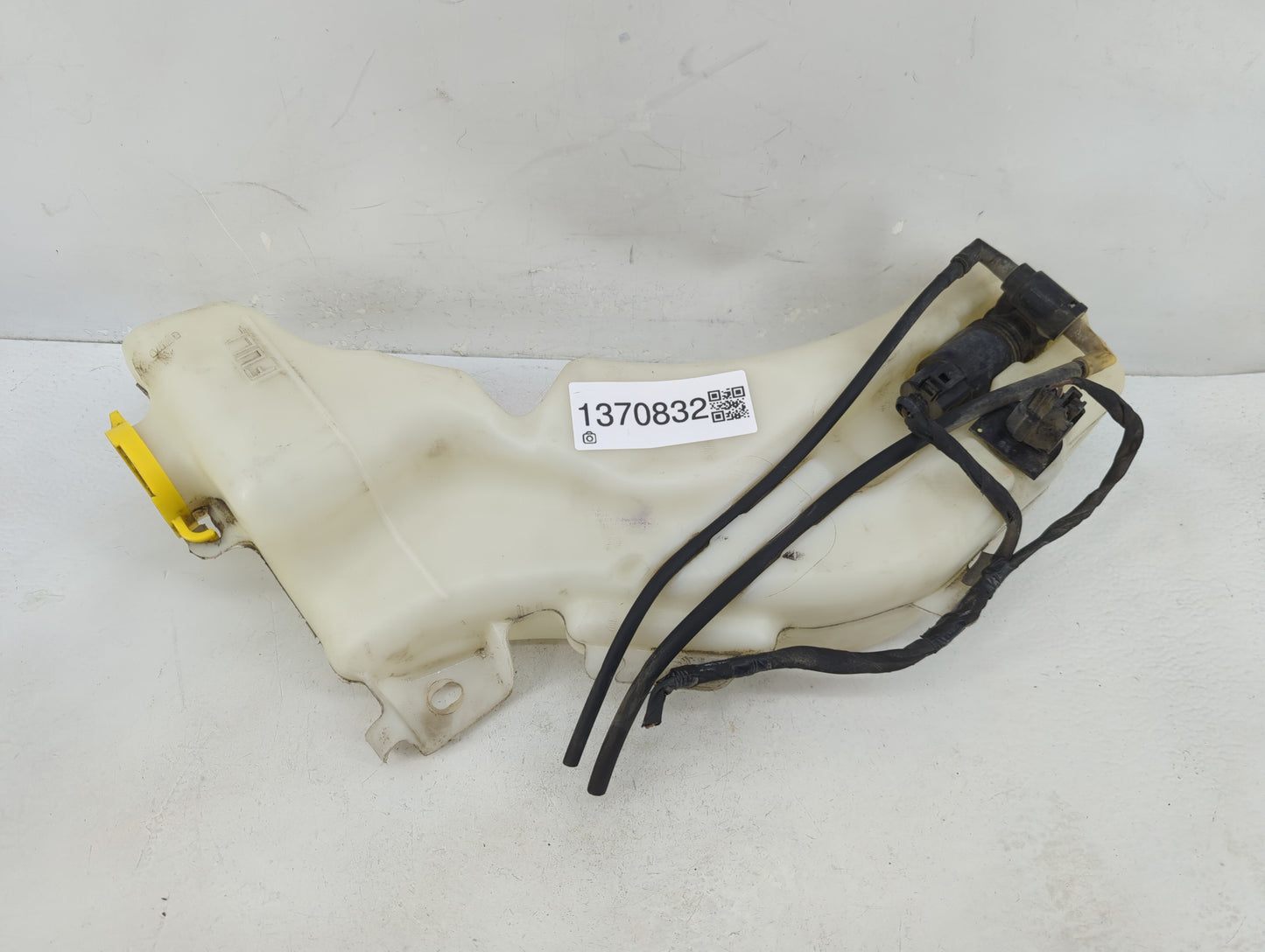 2011 Dodge Journey Windshield Washer Fluid Reservoir Bottle Oem - Oemusedautoparts1.com
