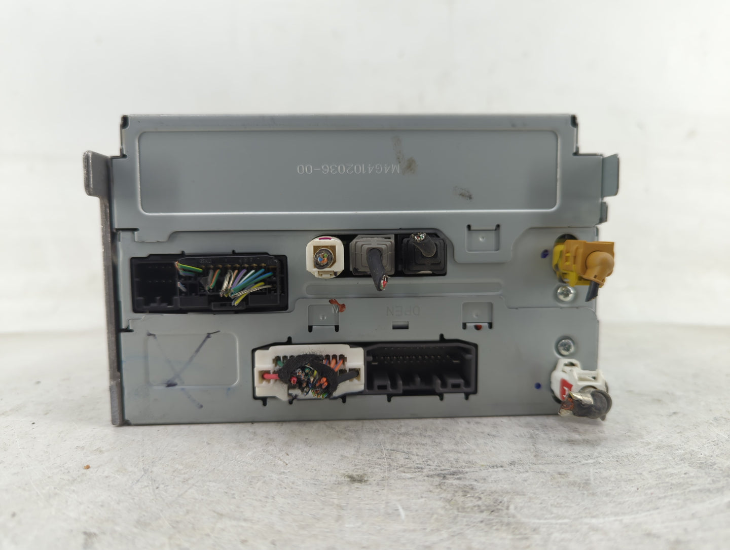 2011-2012 Dodge Journey Radio AM FM Cd Player Receiver Replacement P/N:P05091135 Fits Fits 2011 2012 OEM Used Auto Parts - O