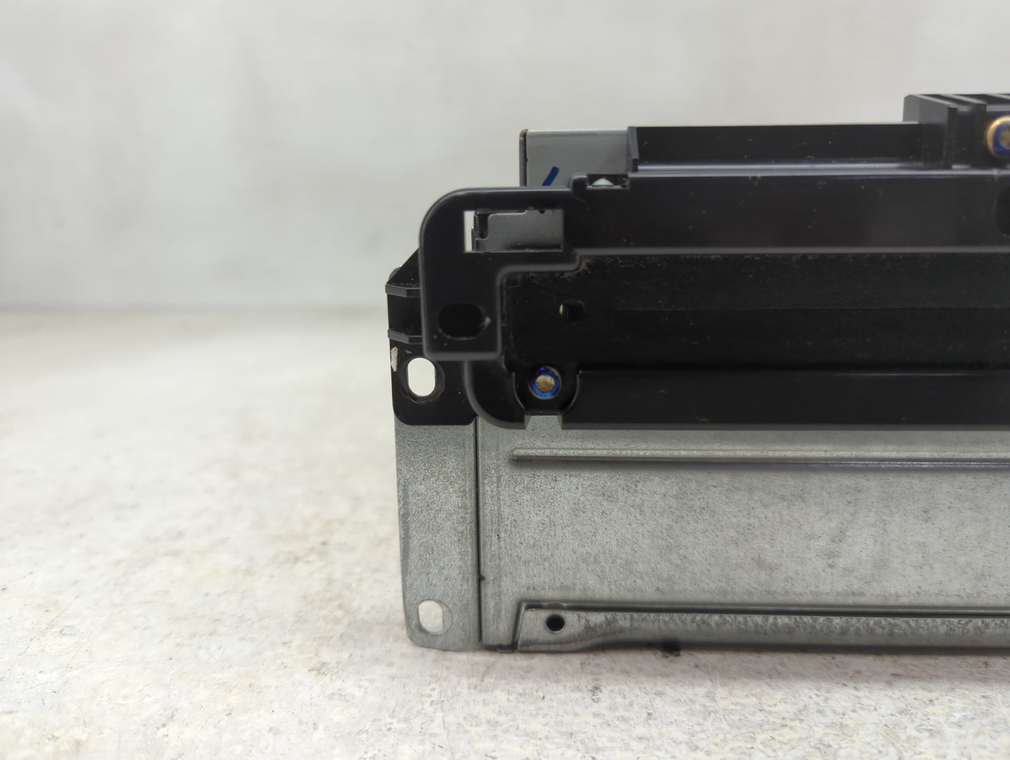 2011-2012 Dodge Journey Radio AM FM Cd Player Receiver Replacement P/N:P05064546AN Fits Fits 2011 2012 OEM Used Auto Parts -