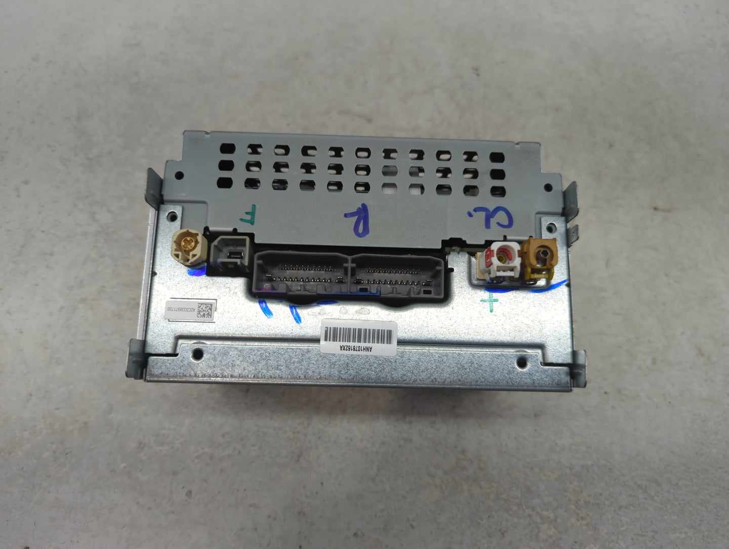 2011-2012 Dodge Journey Radio AM FM Cd Player Receiver Replacement P/N:P05064546AN Fits Fits 2011 2012 OEM Used Auto Parts -