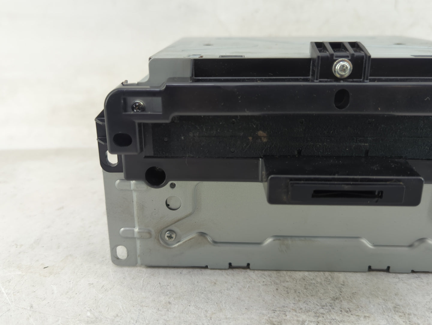 2011-2012 Dodge Journey Radio AM FM Cd Player Receiver Replacement P/N:P05091135AE Fits Fits 2011 2012 OEM Used Auto Parts -