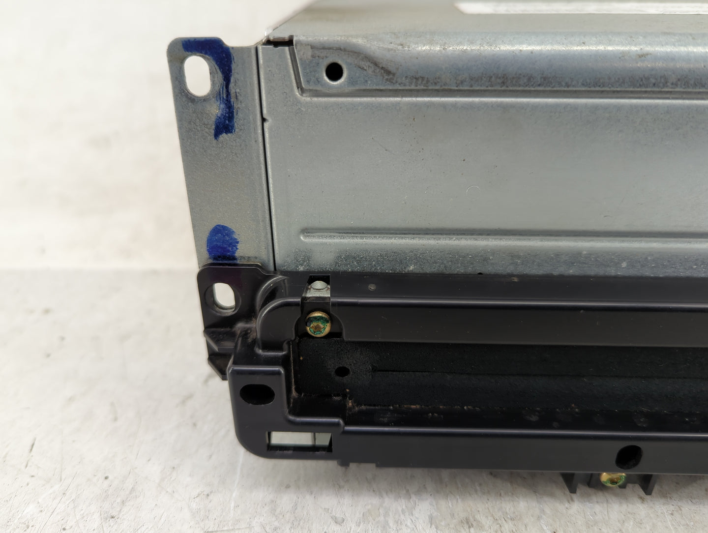 2011-2012 Dodge Journey Radio AM FM Cd Player Receiver Replacement P/N:P05064546AM Fits Fits 2011 2012 OEM Used Auto Parts -