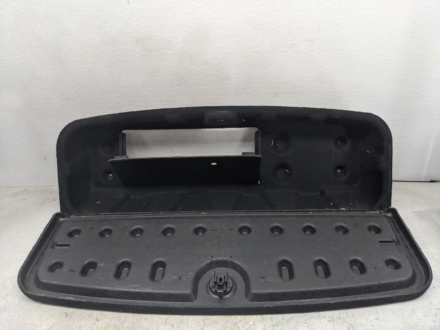 2011 Dodge Journey Rear Cargo Cover Storage Retractable Shade - Oemusedautoparts1.com